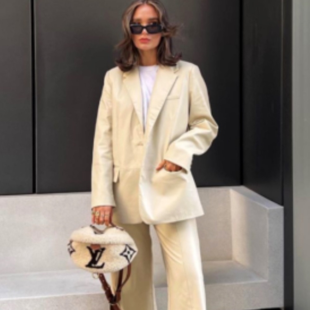 ZARA straight, cut, full leather cream, blazer size small oversized